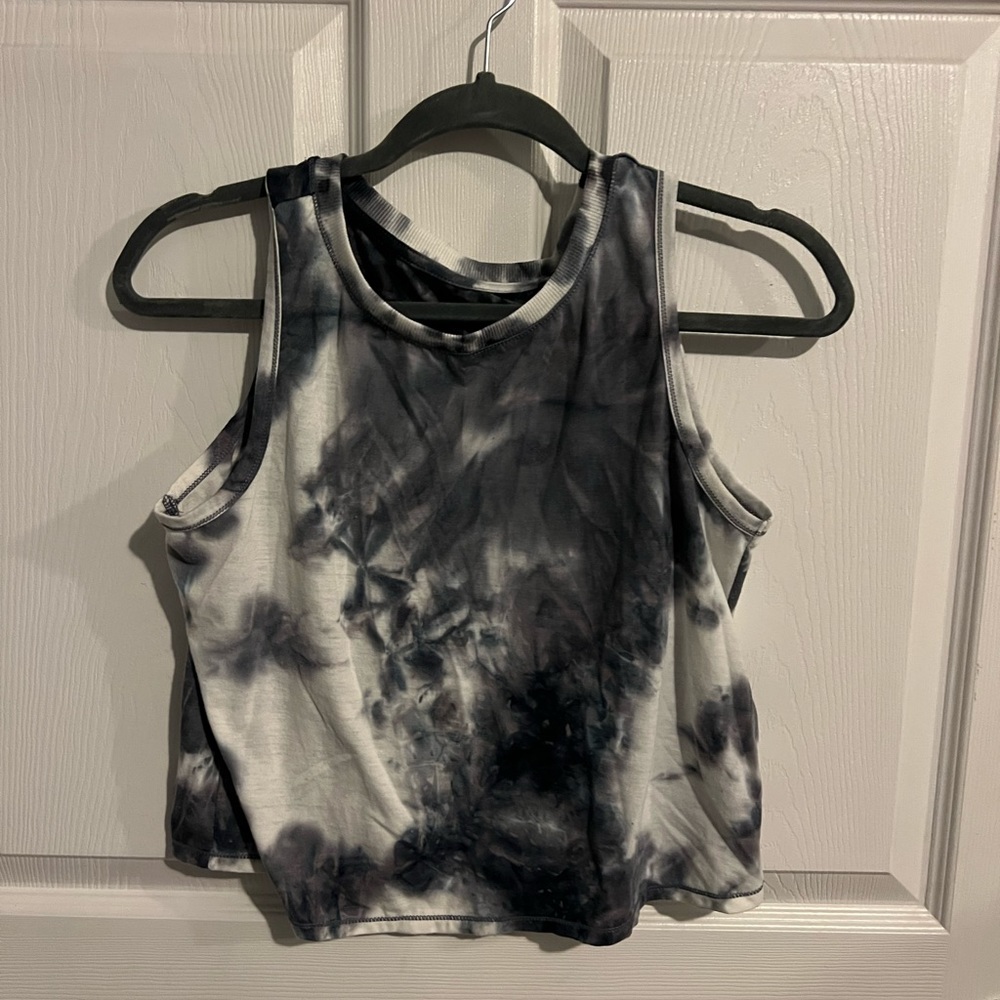 90 degrees reflex crop tank top